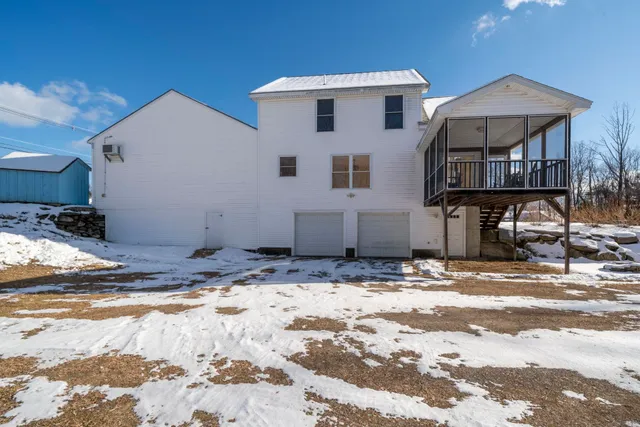 $490,000 | 733 South Stark Highway, Weare, NH 03281