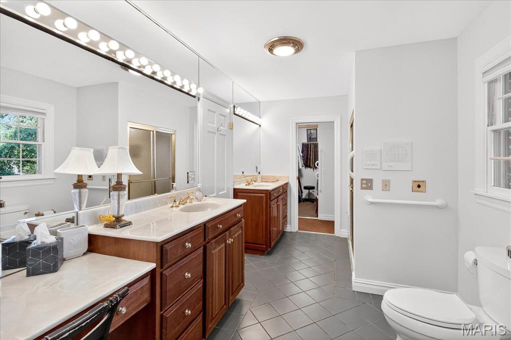 149 North Spoede Road Creve Coeur, MO 63141 - Photo 33 of 78 Gallery Image 33