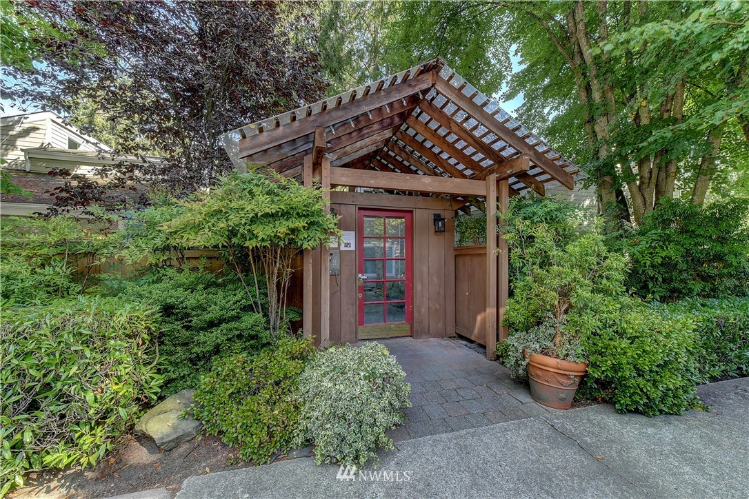 7901 196th Street Southwest, Unit 16 Edmonds, WA 98026 - Photo 1 of 20 Gallery Image 1