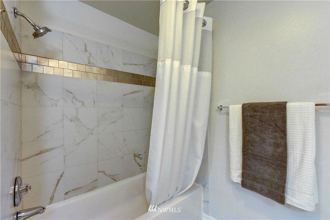 7901 196th Street Southwest, Unit 16 Edmonds, WA 98026 - Photo 16 of 20 Gallery Image 16