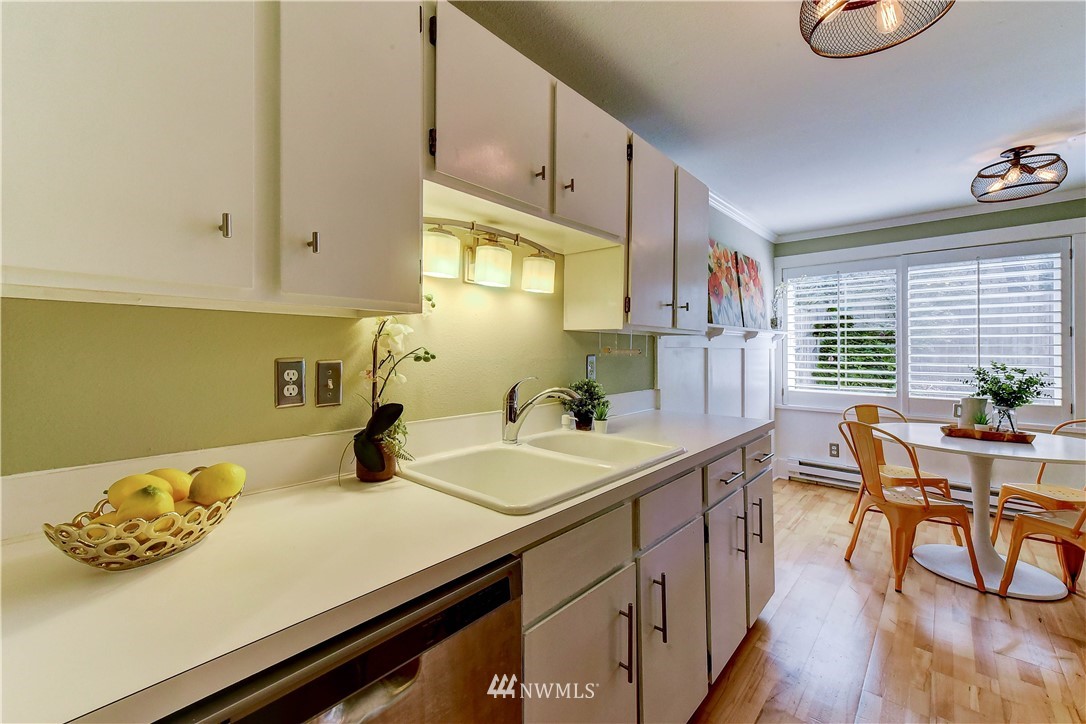 7901 196th Street Southwest, Unit 16 Edmonds, WA 98026 - Photo 5 of 20 Gallery Image 5