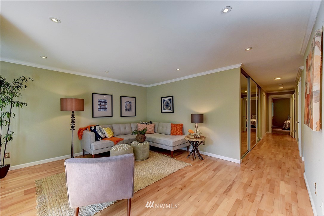 7901 196th Street Southwest, Unit 16 Edmonds, WA 98026 - Photo 8 of 20 Gallery Image 8