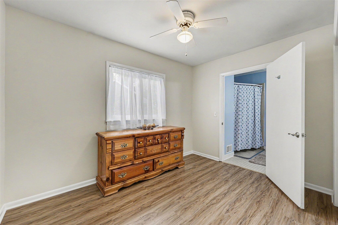 10100 Resort Road Pleasant Lake, MI 49272 - Photo 12 of 32