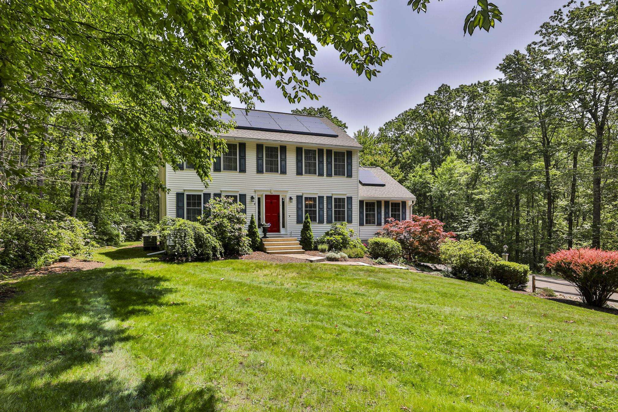 25 Westview Road Brookline, NH 03033 - Photo 1 of 46