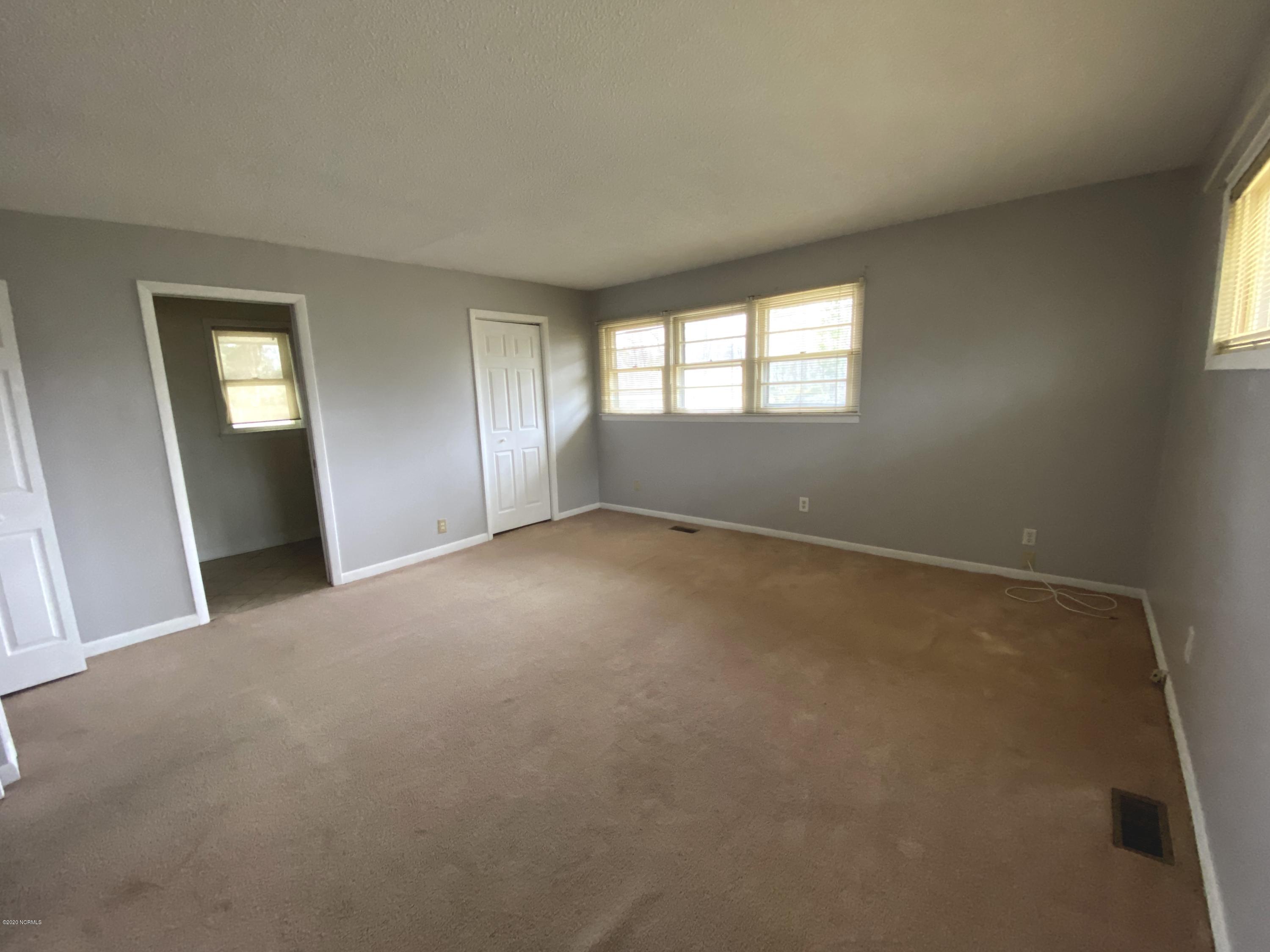 2324 Country Club Road Jacksonville, NC 28546 - Photo 50 of 70 MasterC