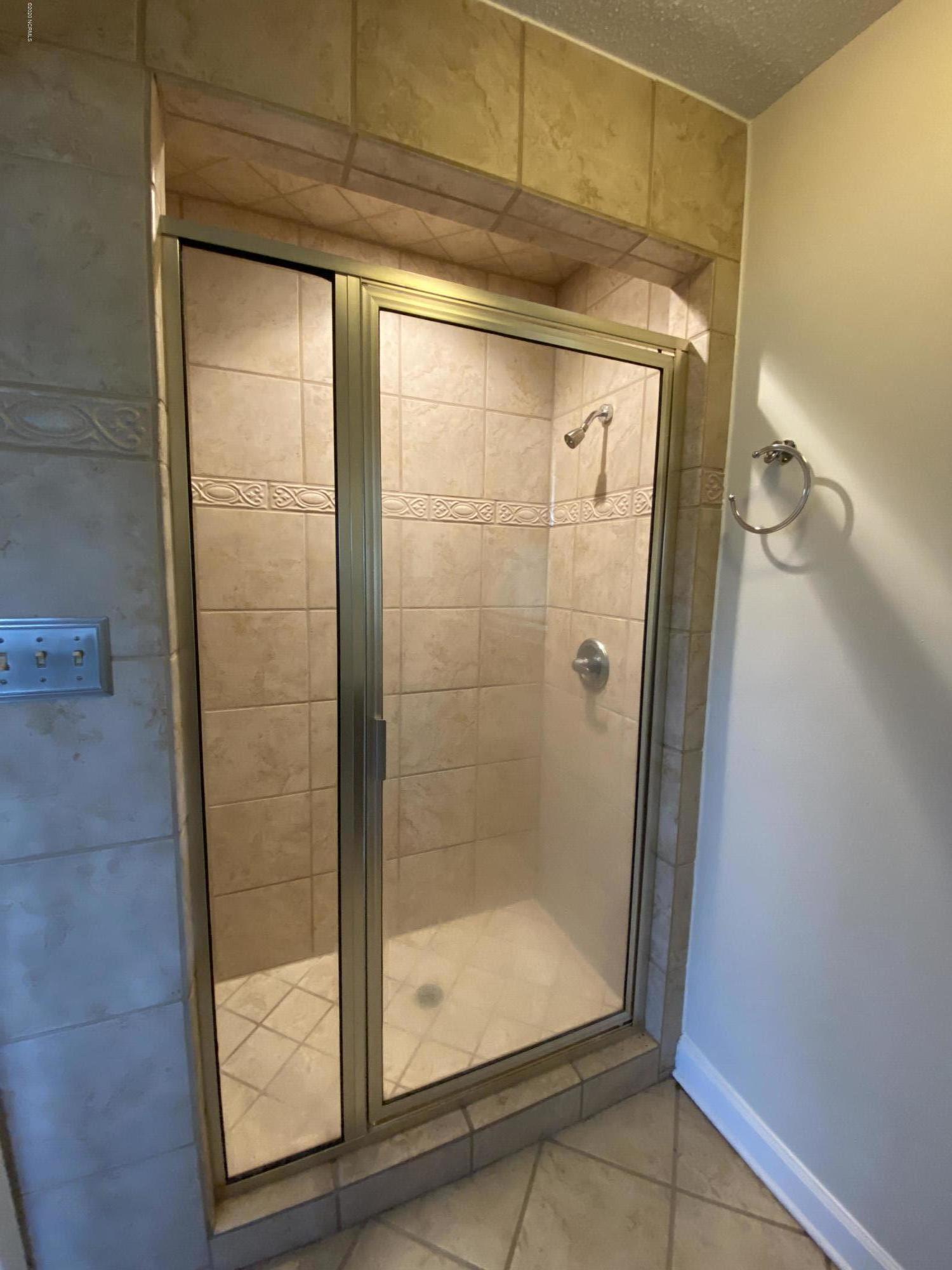 2324 Country Club Road Jacksonville, NC 28546 - Photo 59 of 70 MasterShowerB