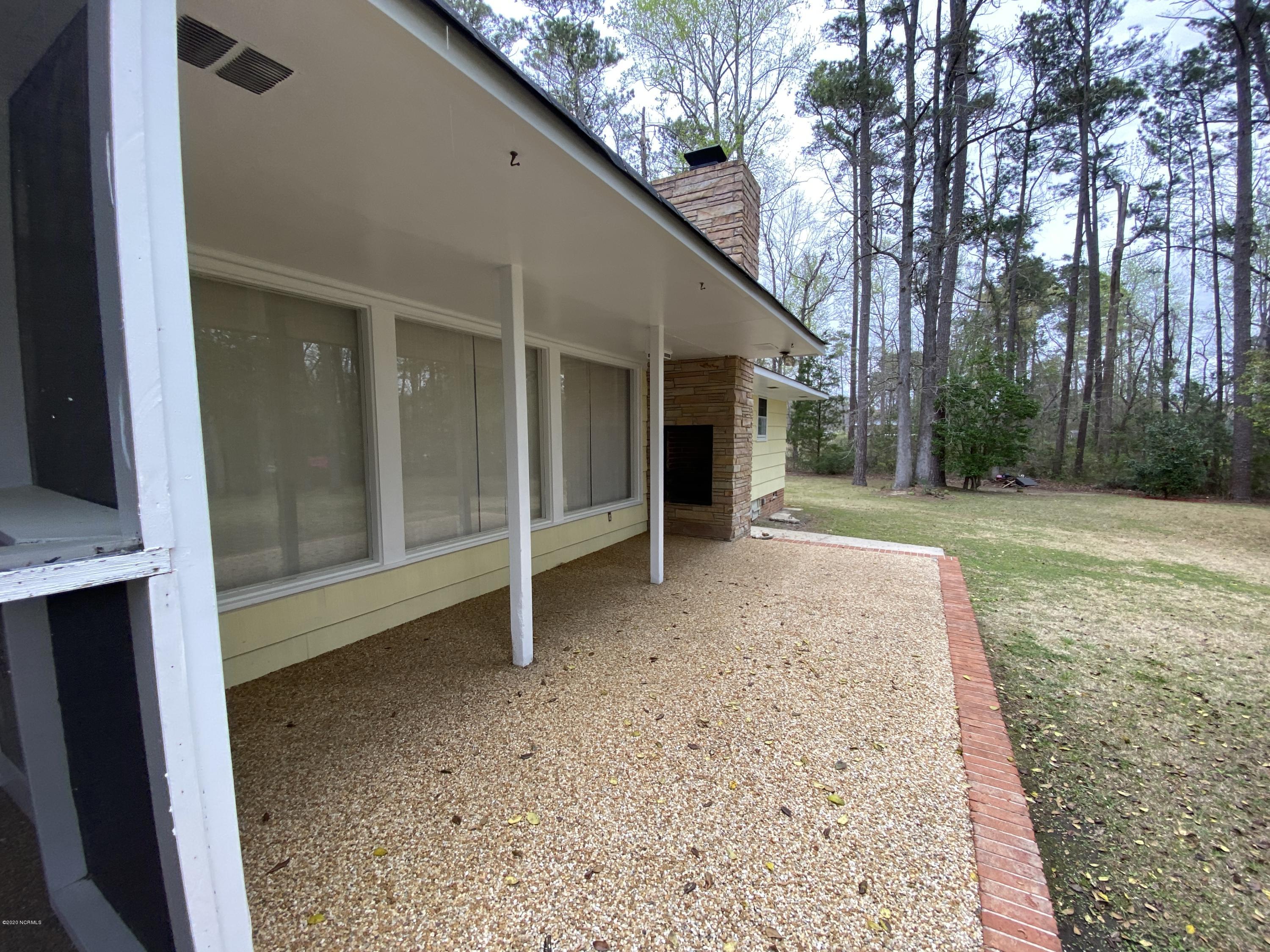 2324 Country Club Road Jacksonville, NC 28546 - Photo 67 of 70 BackporchB