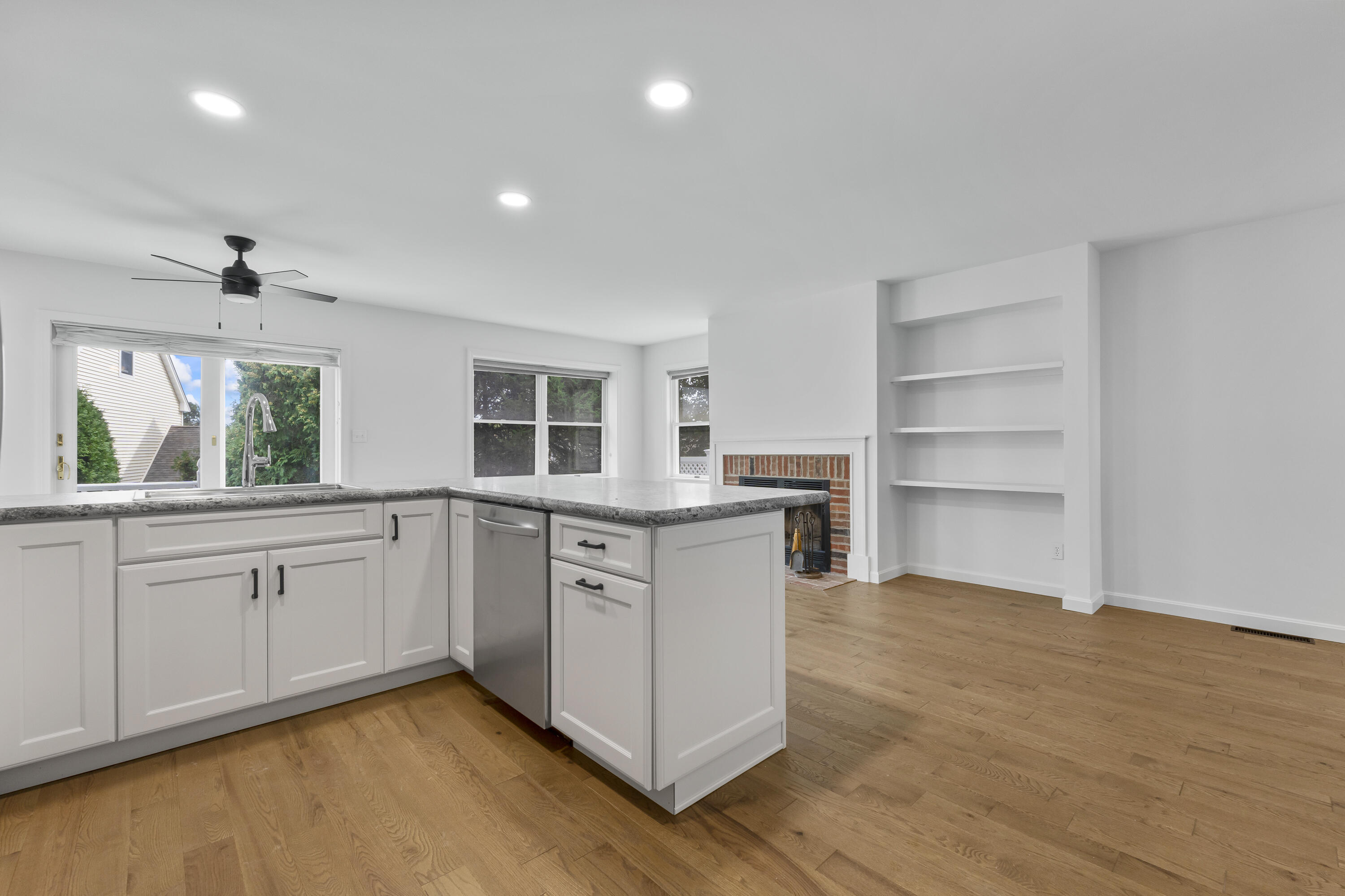 10 Yorke Ridge Way, Unit 10 York, ME 03909 - Photo 9 of 51 10 Yorke Ridge Way #10_114