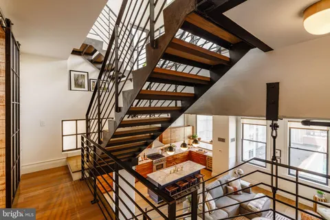 $1,200,000 | 1228 Arch Street, Unit 8E, Philadelphia, PA 19107