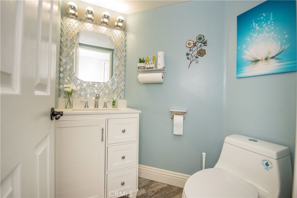 16344 West Sun Canyon Street Riverside, CA 92503 - Photo 23 of 51 Powder Rm First floor
