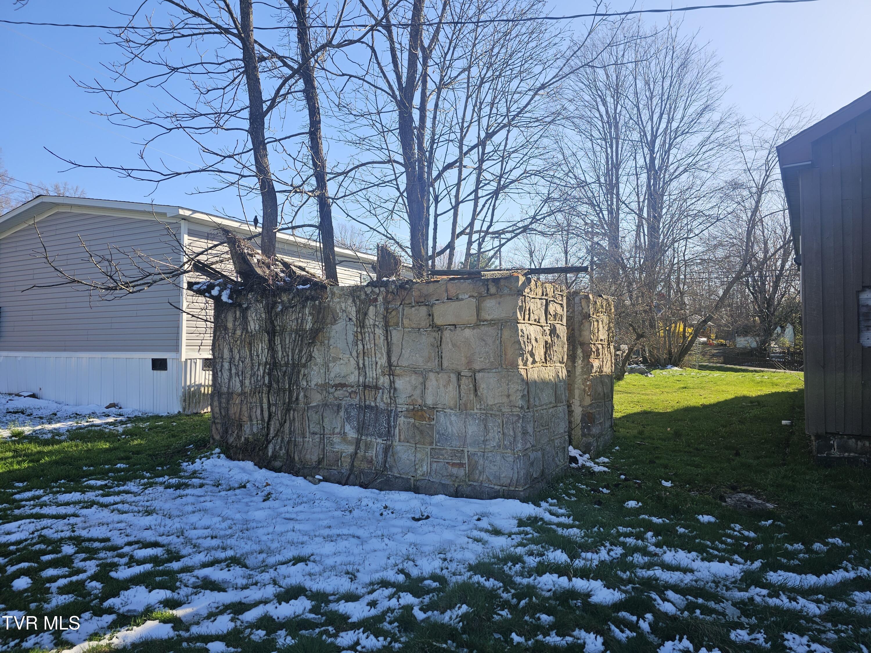 807 Coeburn Road Wise, VA 24293 - Photo 13 of 34 Hokie stone partial building
