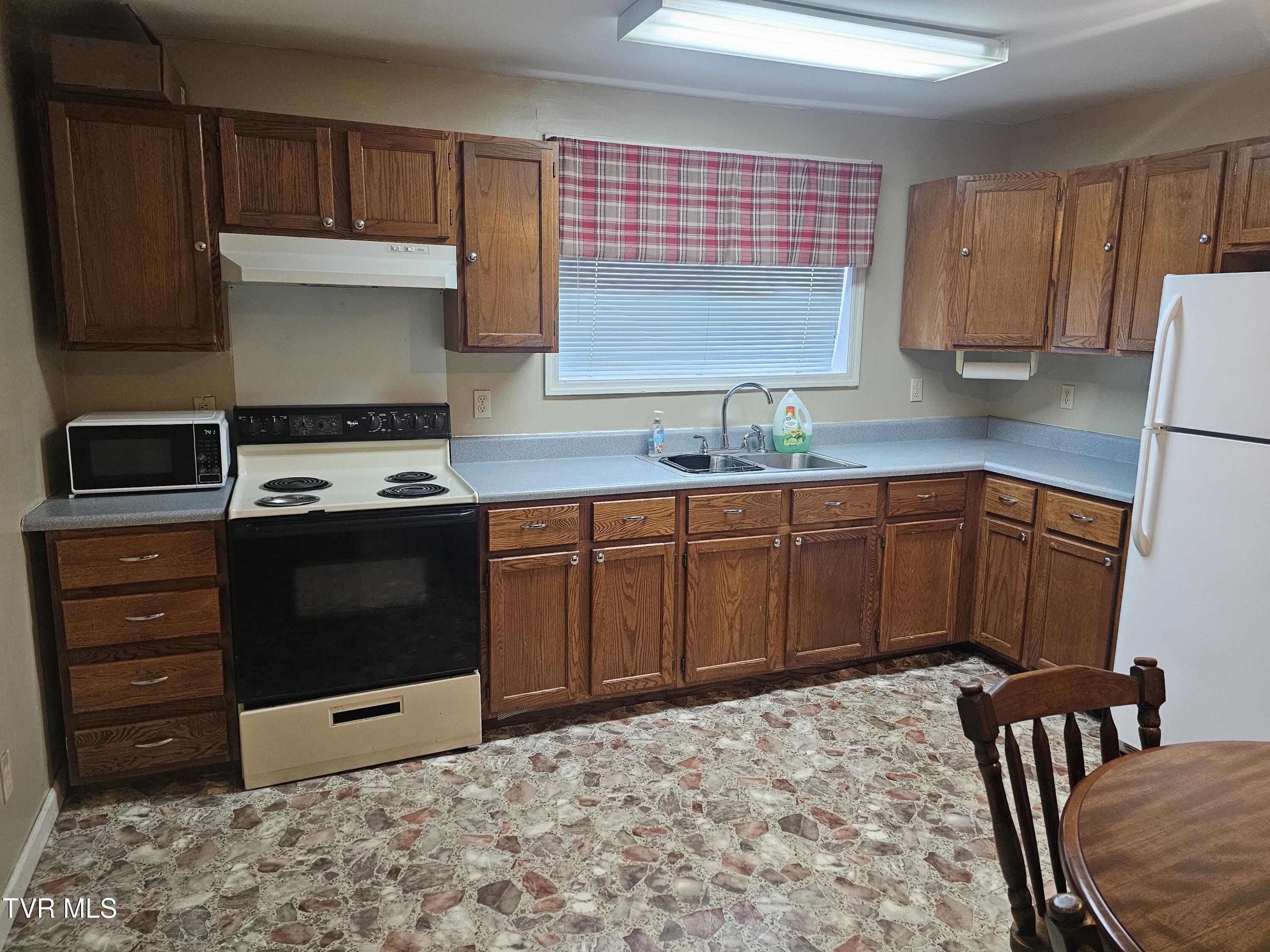 807 Coeburn Road Wise, VA 24293 - Photo 24 of 34 kitchen