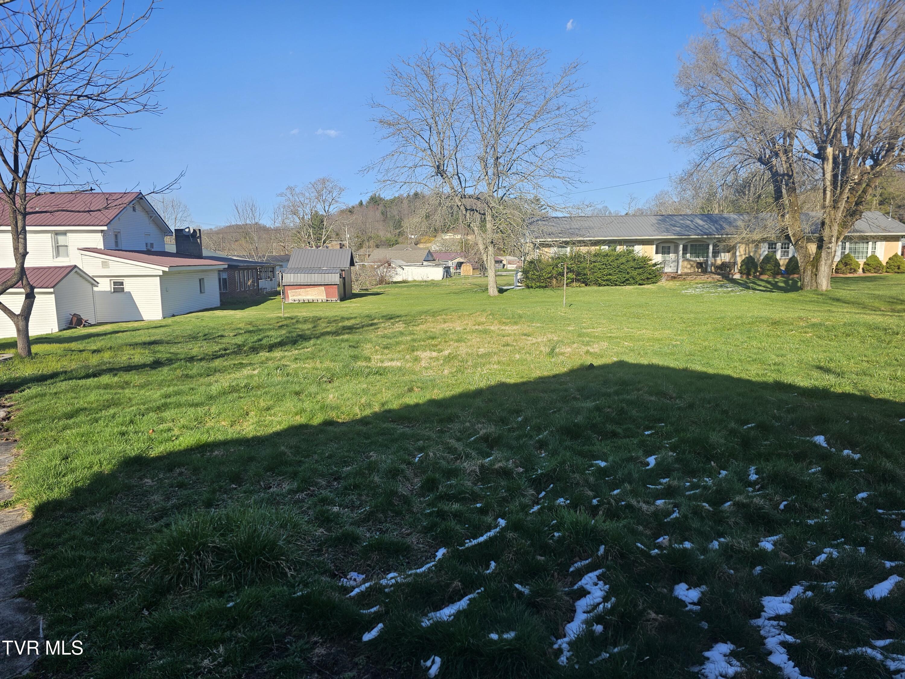 807 Coeburn Road Wise, VA 24293 - Photo 7 of 34 back yard