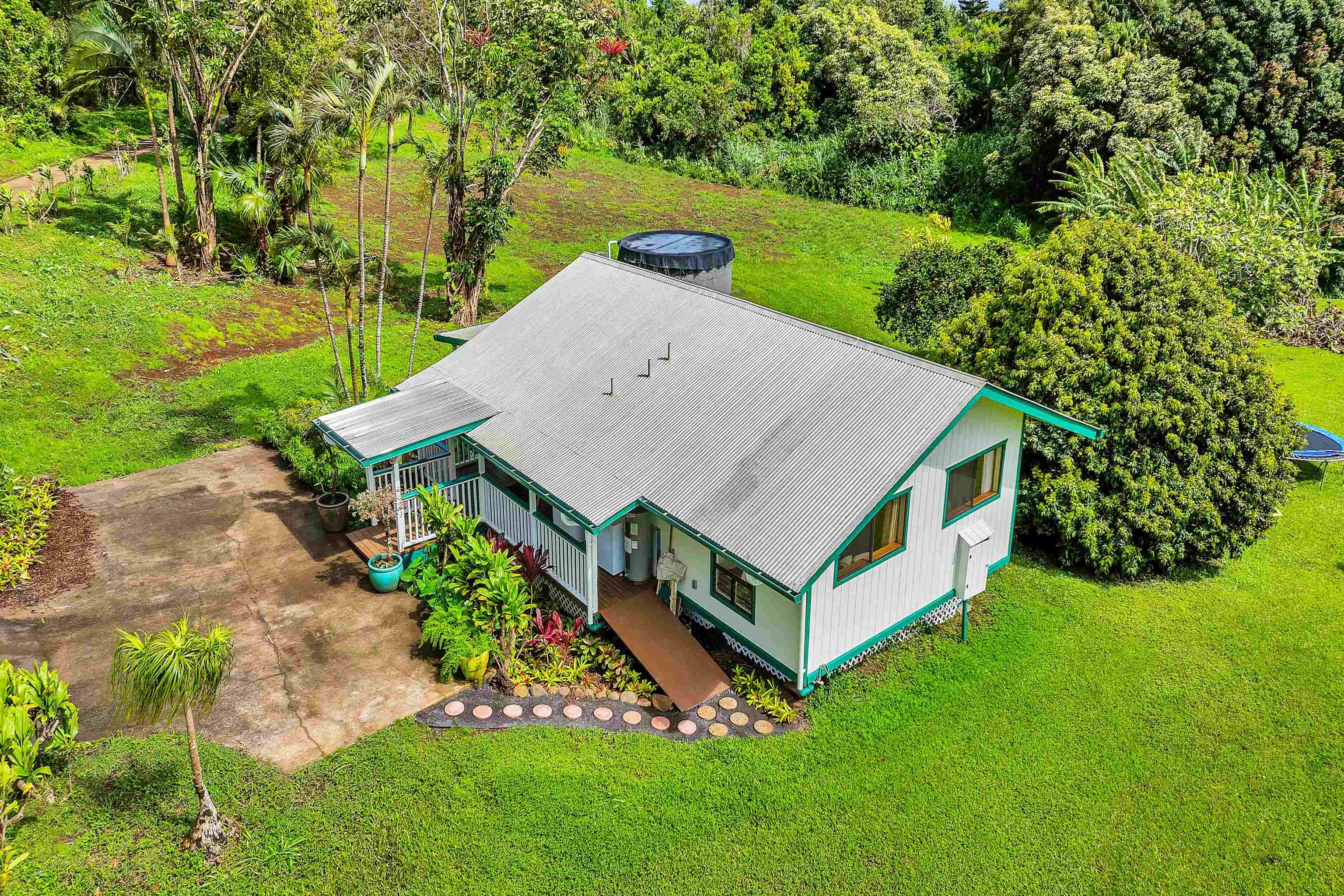 73 Nolu Road Haiku, HI 96708 - Photo 3 of 30 Gallery Image 3