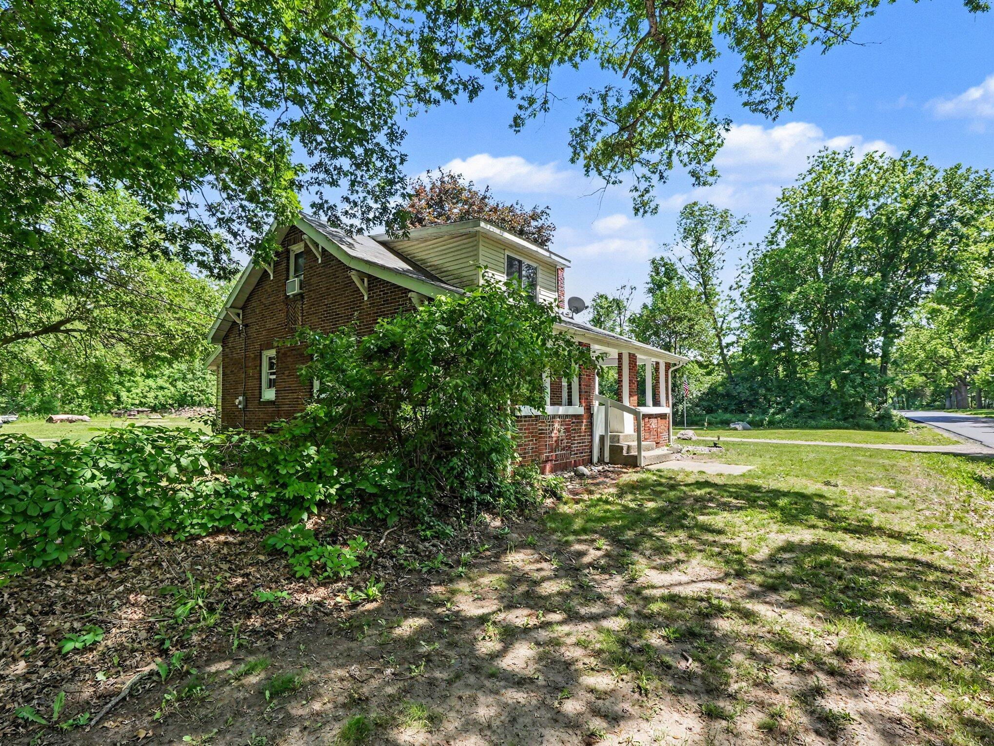 6375 Benton Road Jackson, MI 49201 - Photo 6 of 20 010_file_7954