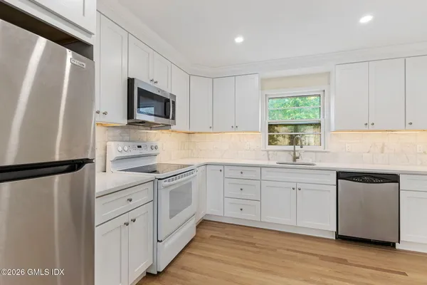 $3,850 | 17 Artic Street, Unit 1, Greenwich, CT 06830