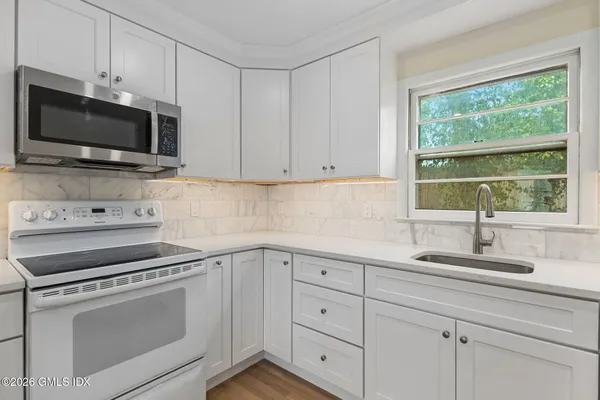 $3,850 | 17 Artic Street, Unit 1, Greenwich, CT 06830