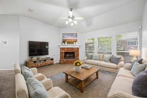 $425,000 | 11361 Clover Knoll Drive, Frisco, TX 75035