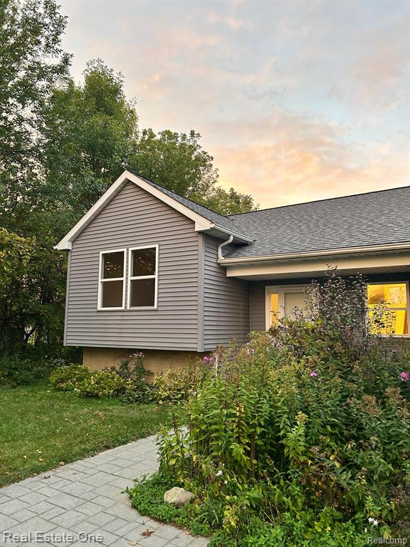 8348 North Genesee Road Mount Morris, MI 48458 - Photo 3 of 38