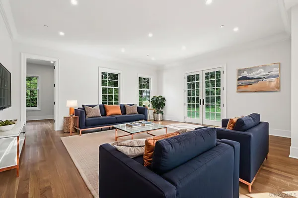 $25,000 | 15 High Point Terrace, Scarsdale, NY 10583