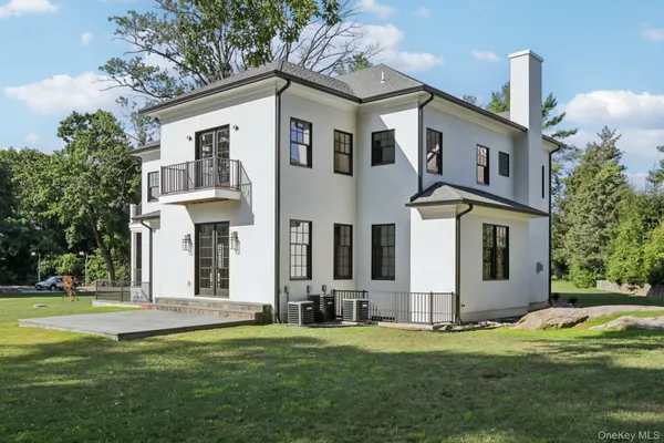 $25,000 | 15 High Point Terrace, Scarsdale, NY 10583