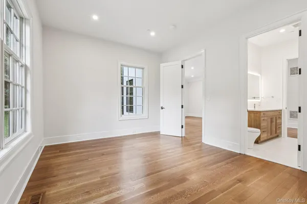 $25,000 | 15 High Point Terrace, Scarsdale, NY 10583