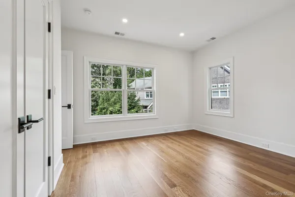 $25,000 | 15 High Point Terrace, Scarsdale, NY 10583