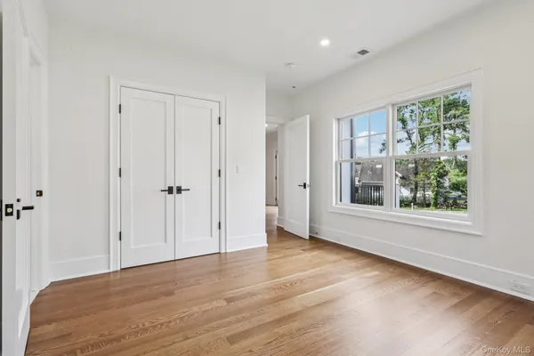 $25,000 | 15 High Point Terrace, Scarsdale, NY 10583