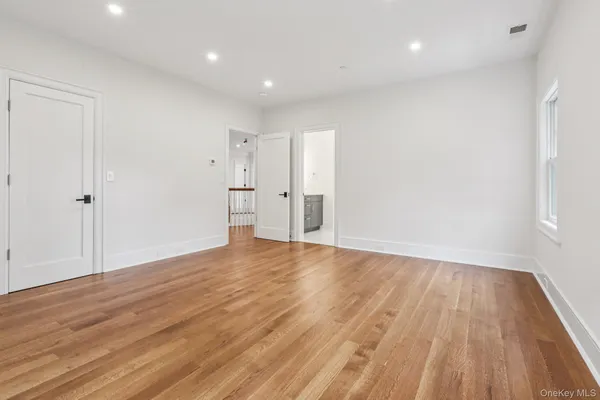 $25,000 | 15 High Point Terrace, Scarsdale, NY 10583