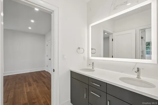 $25,000 | 15 High Point Terrace, Scarsdale, NY 10583