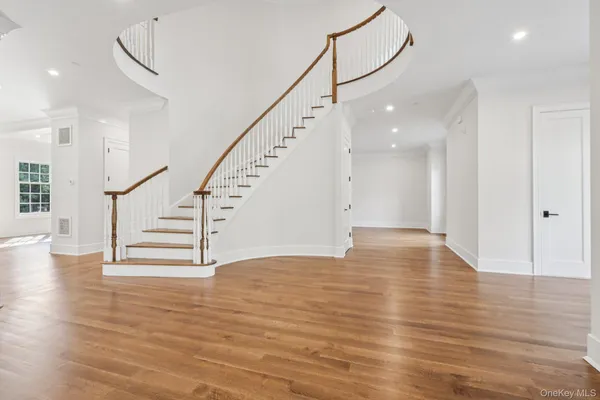 $25,000 | 15 High Point Terrace, Scarsdale, NY 10583