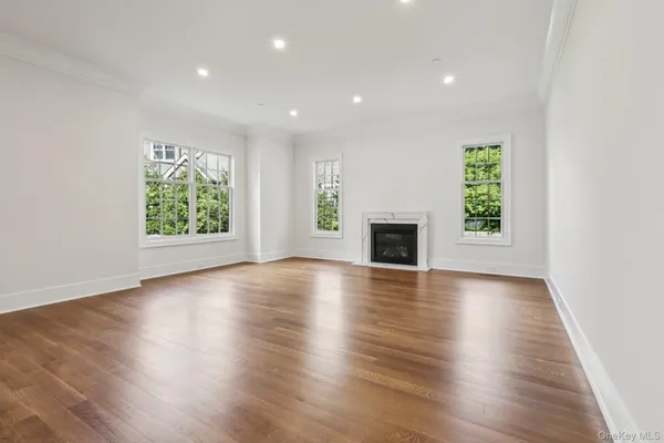 $25,000 | 15 High Point Terrace, Scarsdale, NY 10583