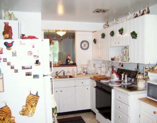 239 F Whitestown Road, Unit 239 Butler, PA 16001 - Photo 5 of 6 Kitchen.