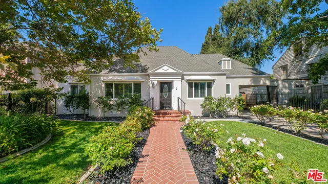 $1,800,000 | 4547 Ledge Avenue, Toluca Lake, CA 91602