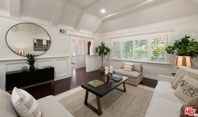 $1,800,000 | 4547 Ledge Avenue, Toluca Lake, CA 91602