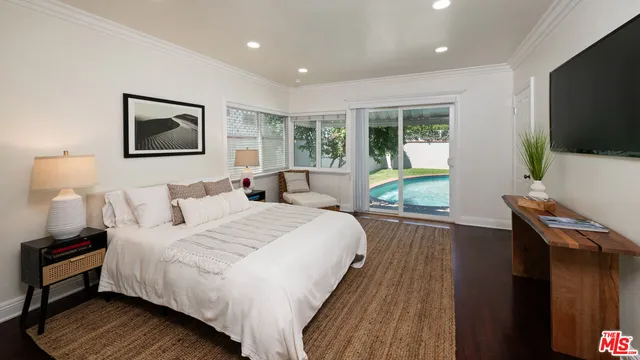 $1,800,000 | 4547 Ledge Avenue, Toluca Lake, CA 91602