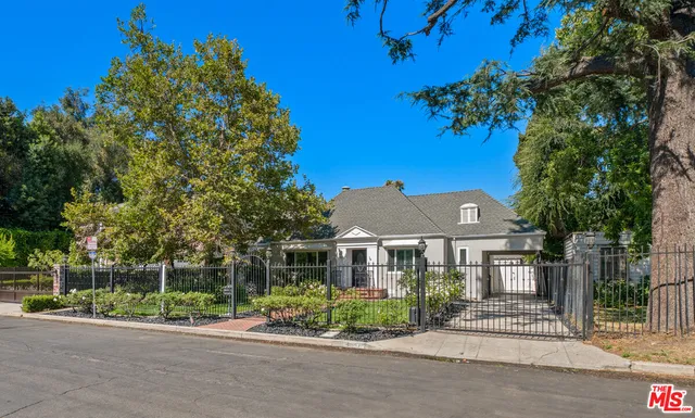 $1,800,000 | 4547 Ledge Avenue, Toluca Lake, CA 91602