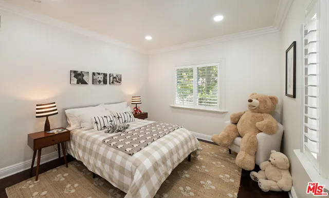 $1,800,000 | 4547 Ledge Avenue, Toluca Lake, CA 91602