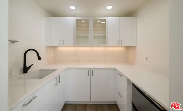 $1,800,000 | 4547 Ledge Avenue, Toluca Lake, CA 91602