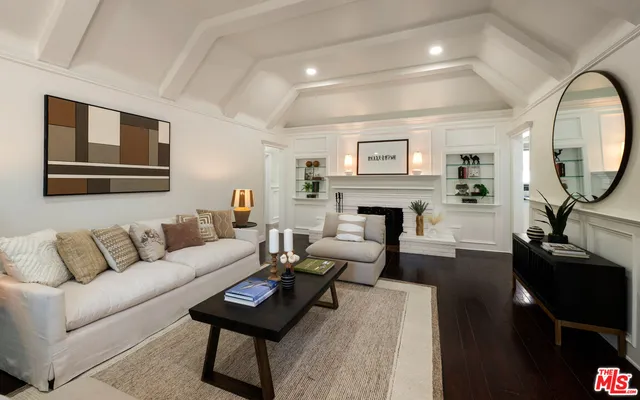 $1,800,000 | 4547 Ledge Avenue, Toluca Lake, CA 91602