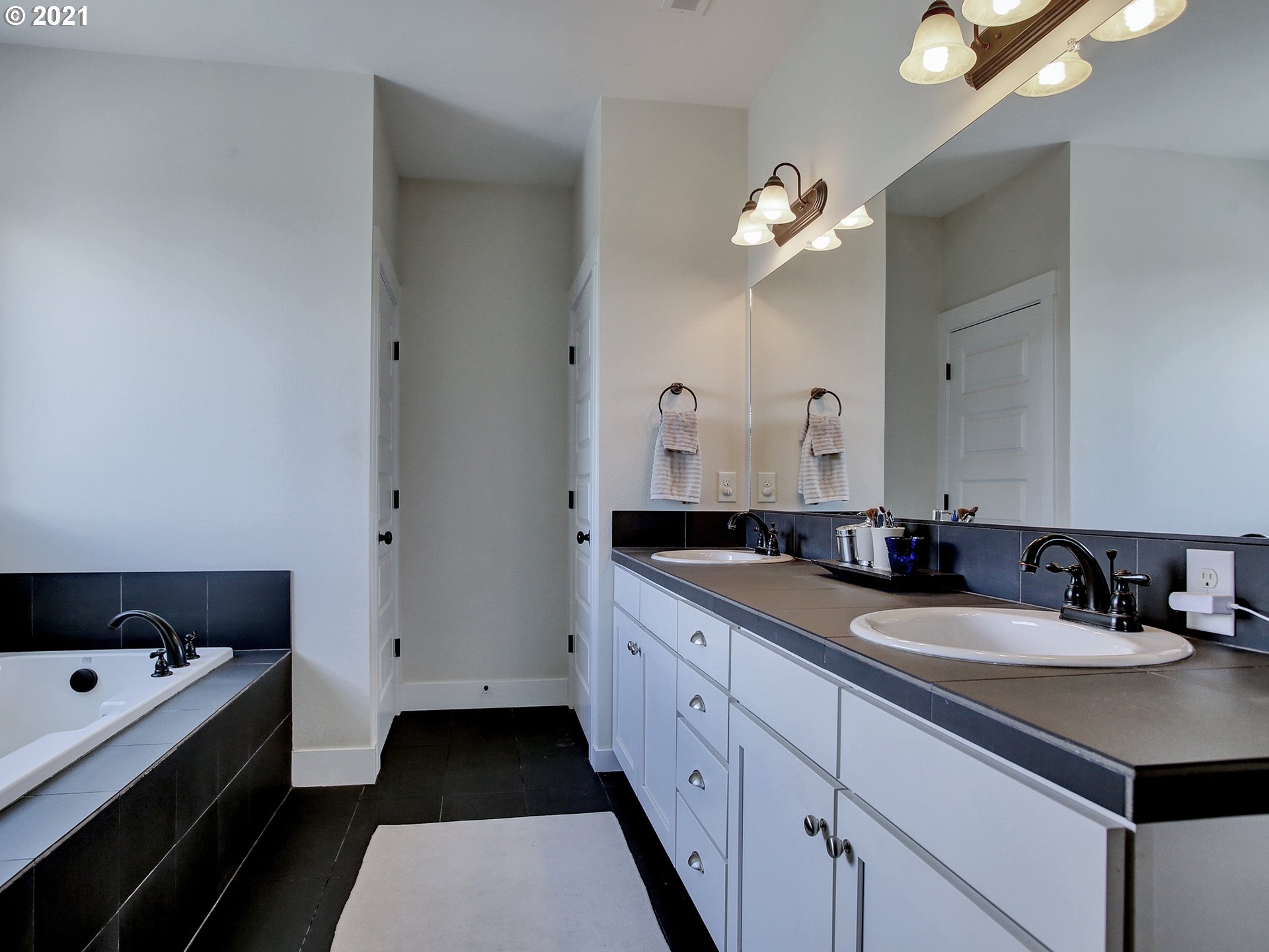 517 Northeast Cook Street Portland, OR 97212 - Photo 14 of 32