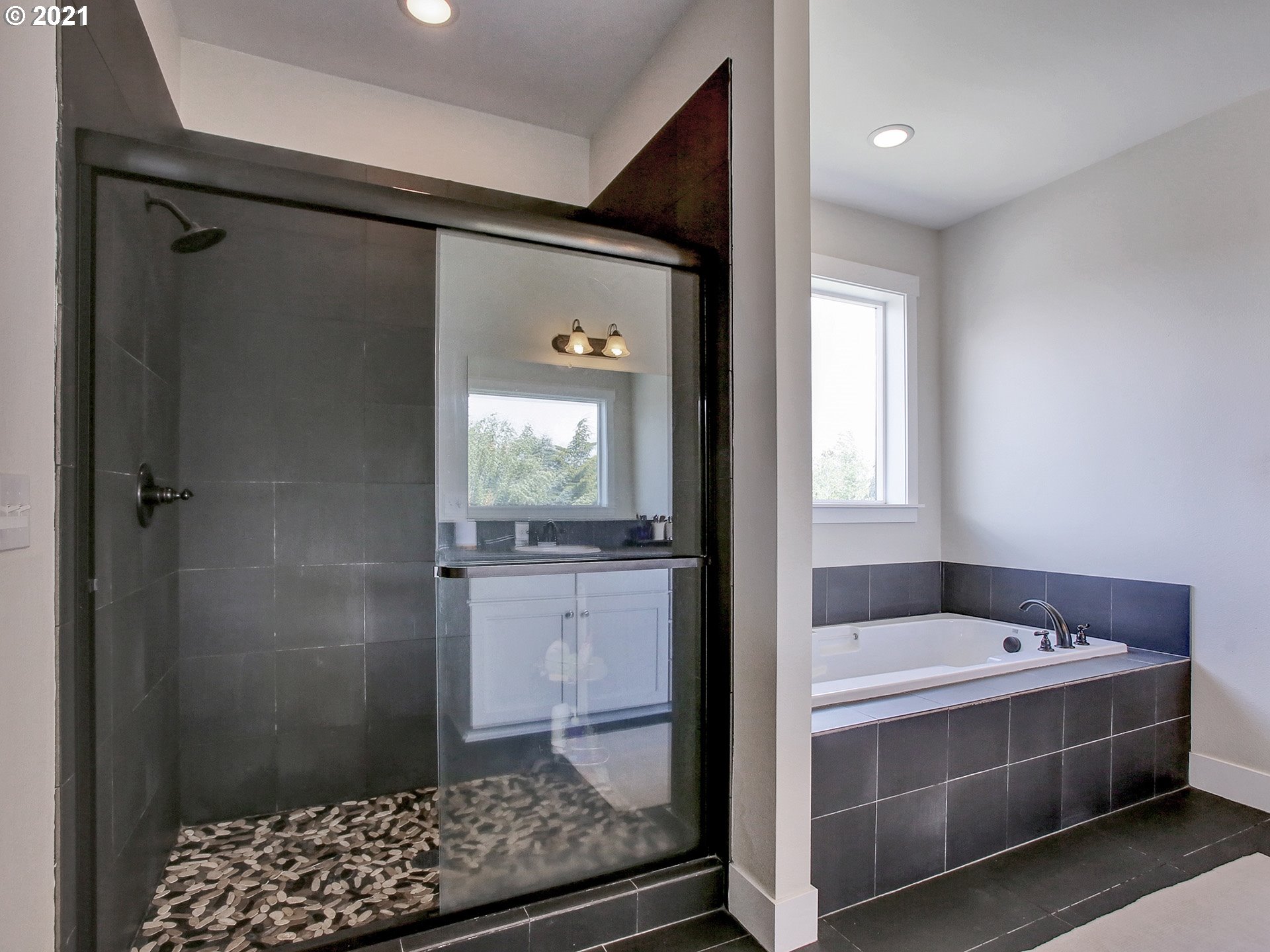 517 Northeast Cook Street Portland, OR 97212 - Photo 15 of 32