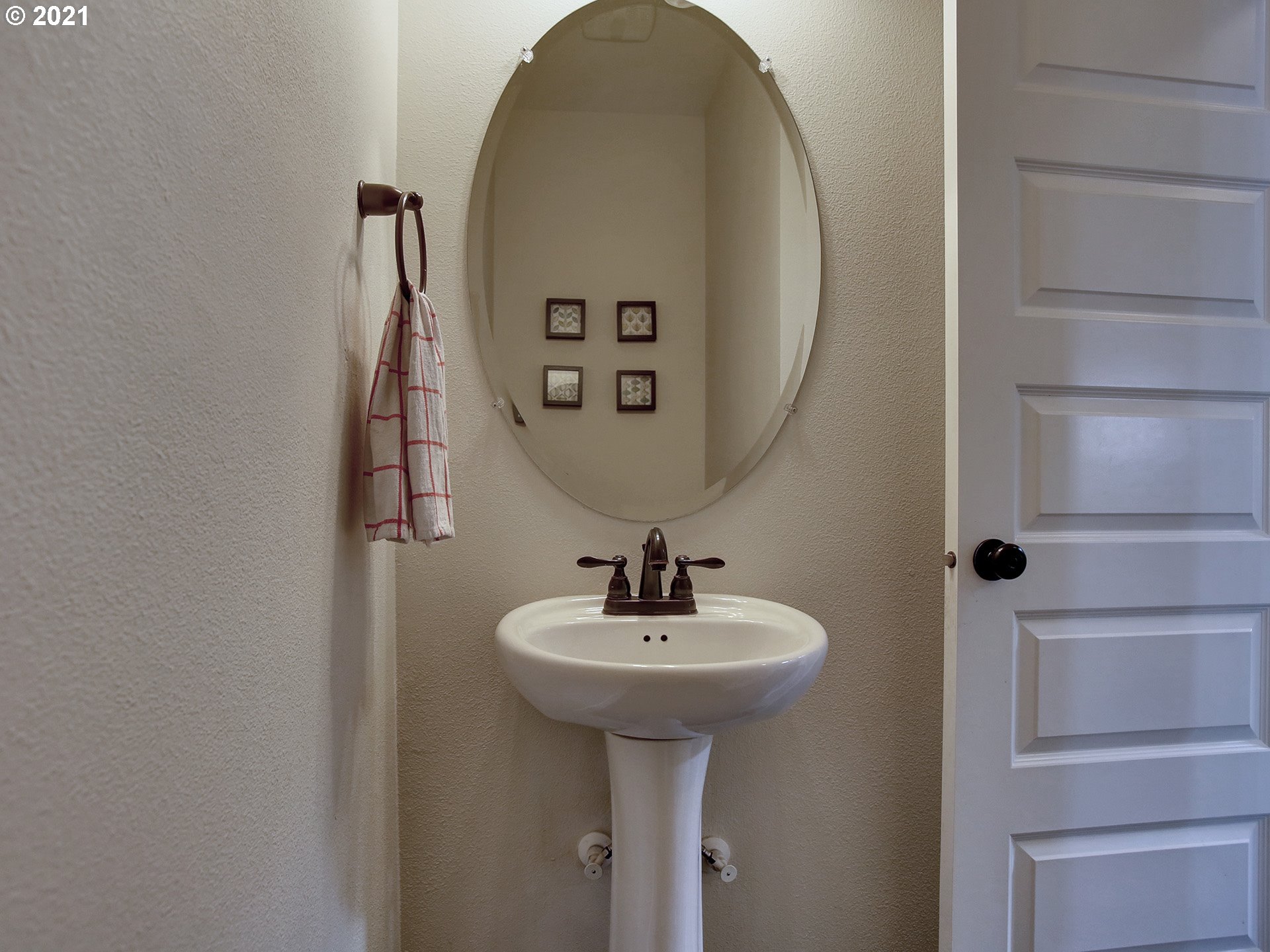 517 Northeast Cook Street Portland, OR 97212 - Photo 9 of 32