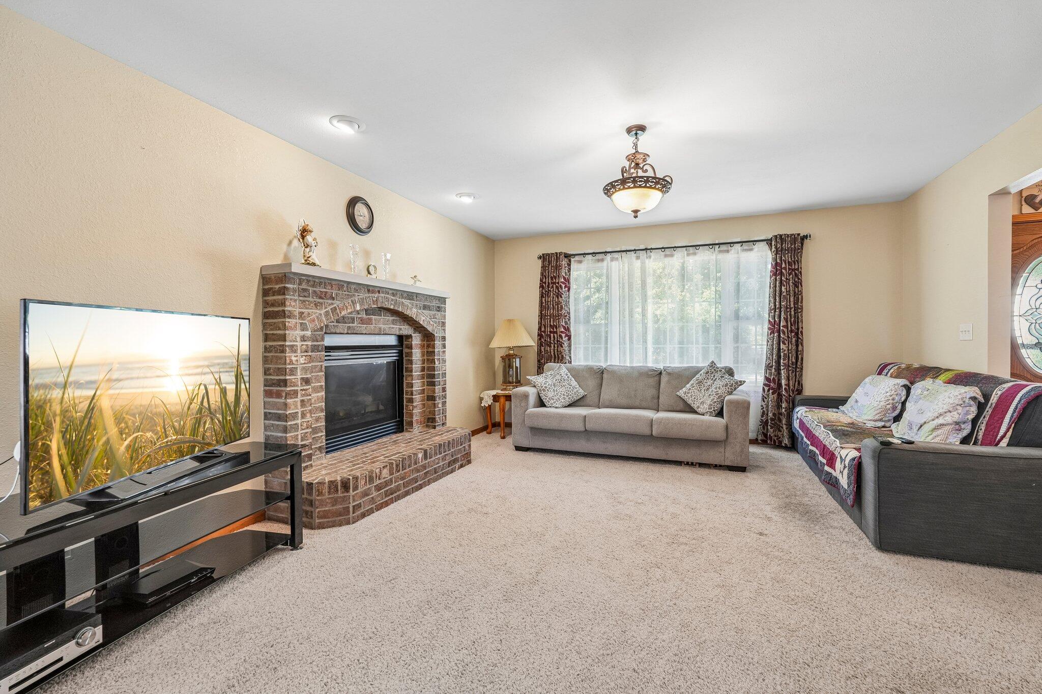 10059 Sheridan Road Pleasant Prairie, WI 53158 - Photo 9 of 33 12-web-or-mls-Sheridan Rd-S0809-012