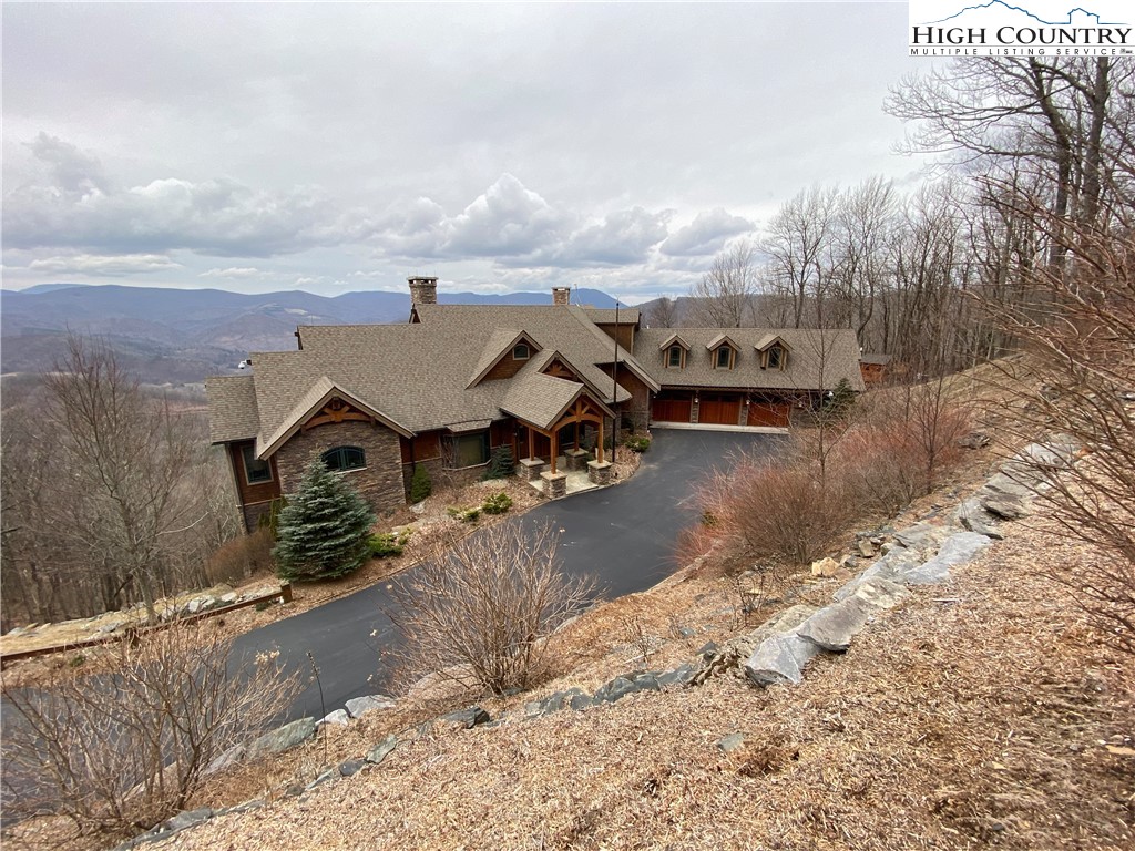 11 Crown Point Road West Jefferson, NC 28694 - Photo 4 of 14 Gallery Image 4