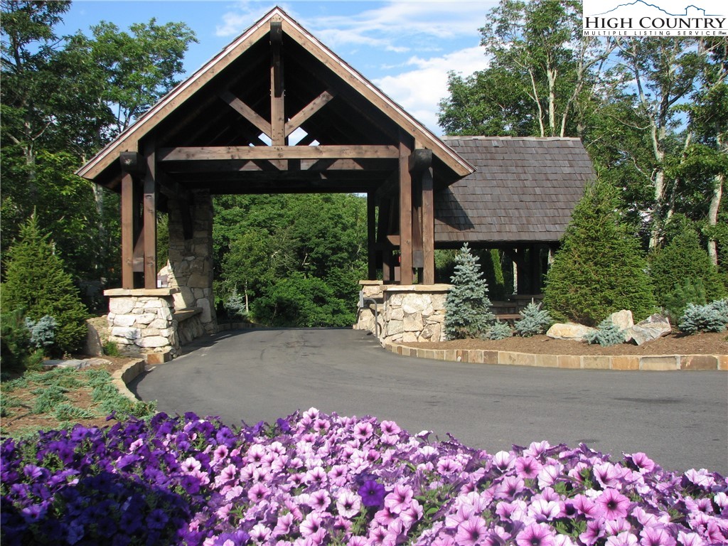 11 Crown Point Road West Jefferson, NC 28694 - Photo 10 of 14 Gallery Image 10