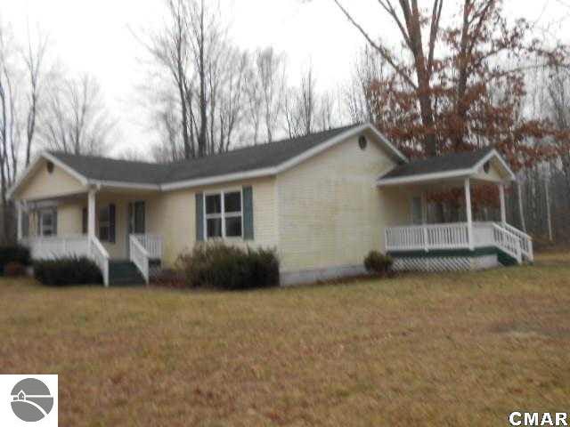 1008 South Coleman Road Shepherd, MI 48883 - Photo 1 of 10 1768205.JPG
