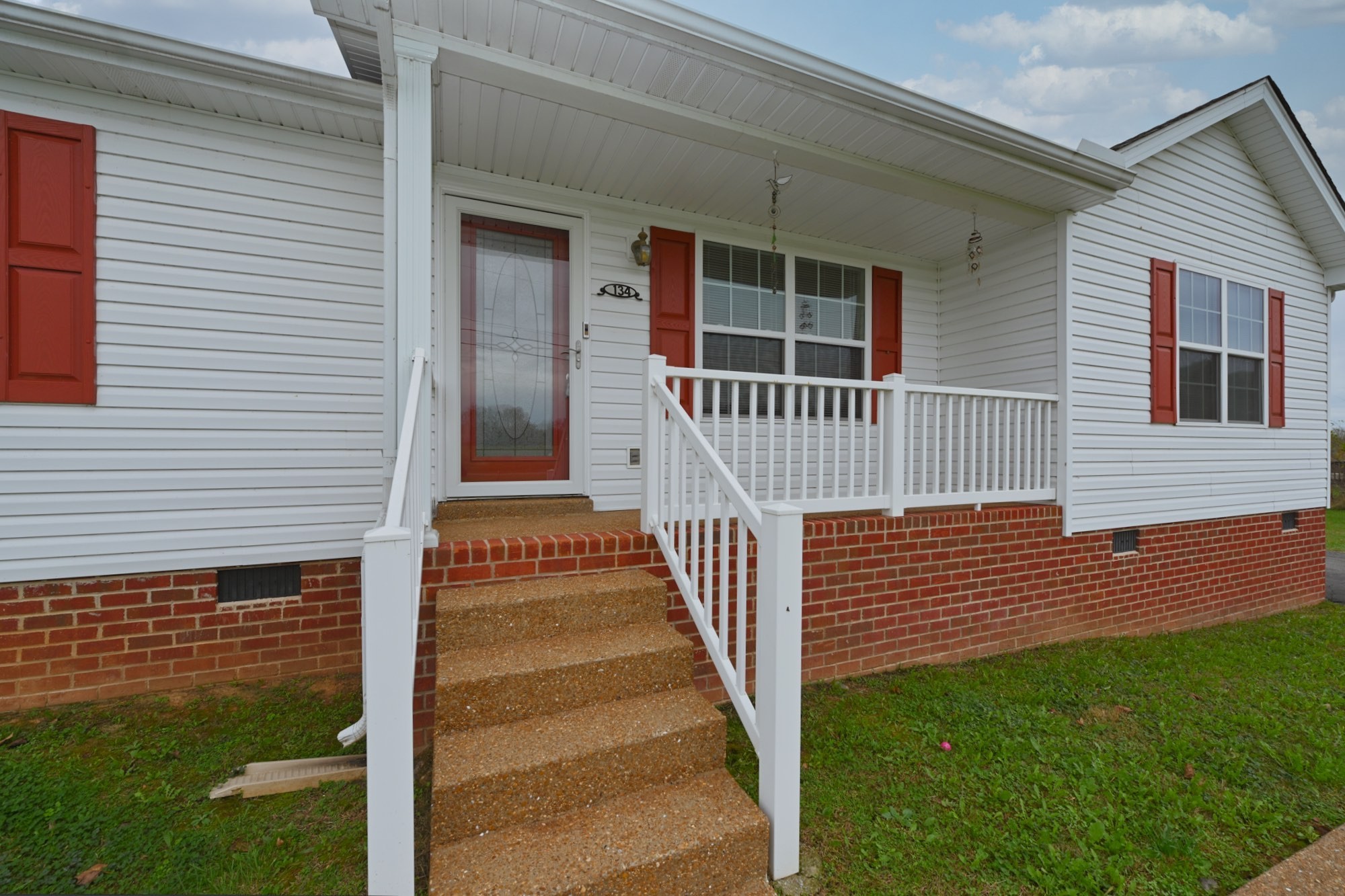 134 T G T Road Portland, TN 37148 - Photo 2 of 27 a view of a house with a yard