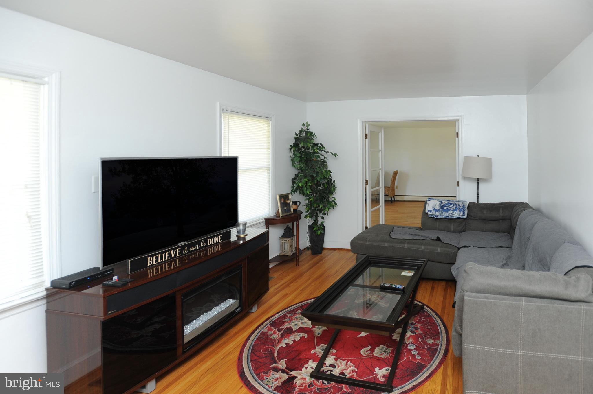17541 York Road Hagerstown, MD 21740 - Photo 6 of 15 Living Room