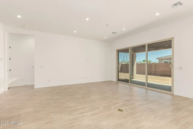 $676,997 | 24199 North 172nd Drive, Surprise, AZ 85387